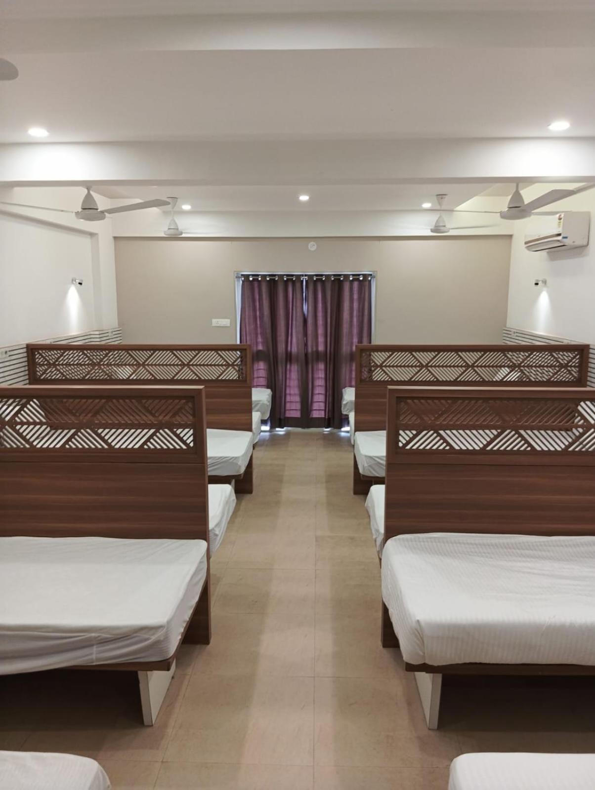 Hotel Veesons Executive Solapur Exterior foto